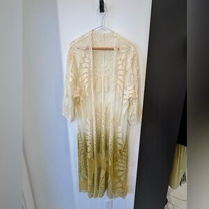 Long cream short sleeved white/cream and green/yellow dipped duster One size NWT